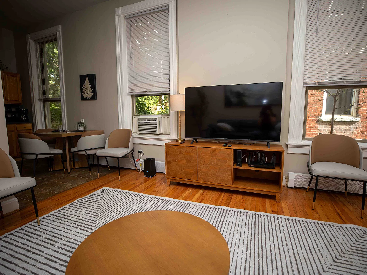 2 bed, 1100 sqft, $2,000 — Photo 3