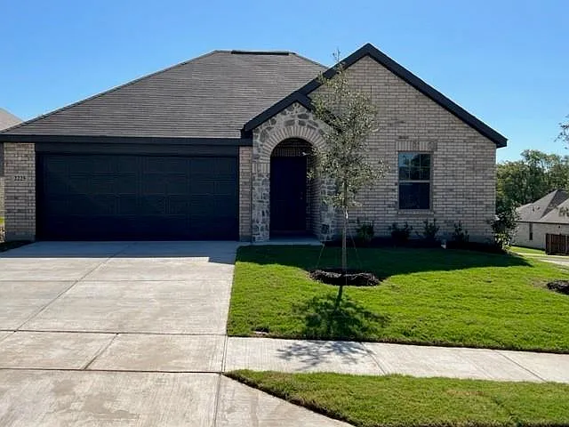 4 bed, 2064 sqft, $2,200 — Photo 1