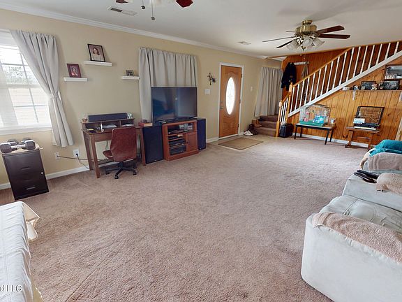 4th image of 426 Hoover Rd