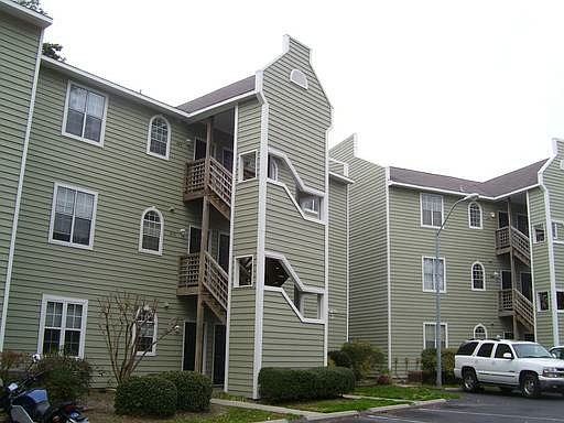 2nd image of 4210 Wilshire Blvd APT 101