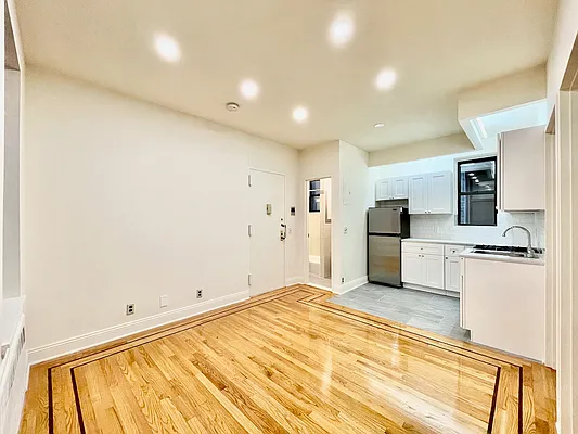 Rented by J & L Holding Corporation | media 4