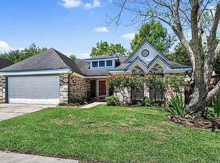 1038 Saint John Dr, Pearland, TX 77584