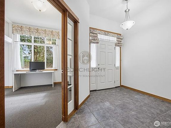 3rd image of 237 Creekview Crst #1
