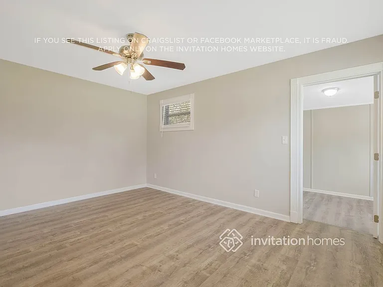 7917 Chateau Dr S — Photo 2