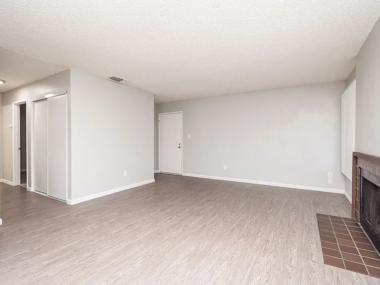 Fulton Woods — Photo 124