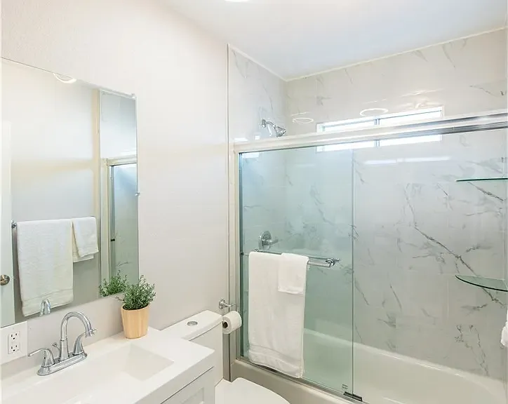 12426 S Vermont Ave — Photo 14