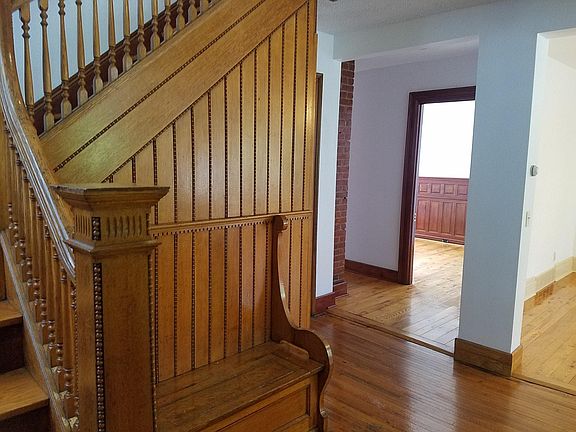 3rd image of 387 Lafayette Ave #1