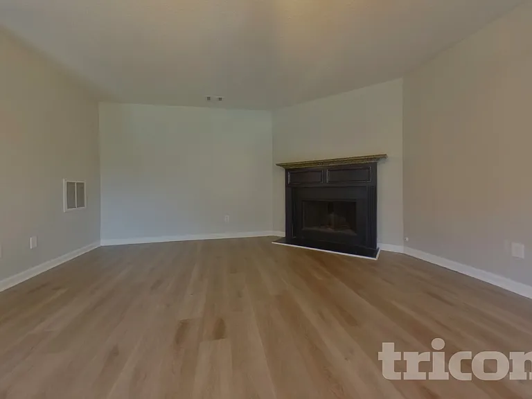 4241 Defoors Farm Trl — Photo 3