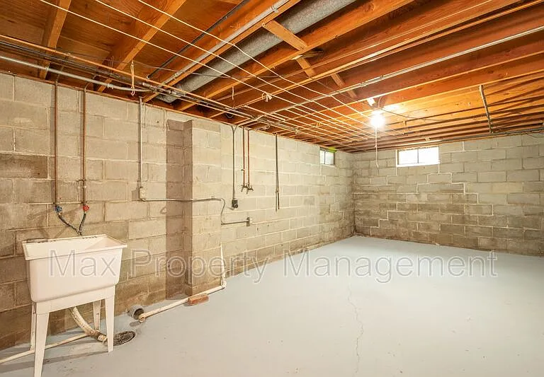 3934 Oakshire Rd — Photo 17