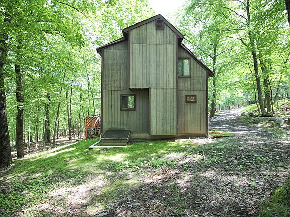 2nd image of 1160 Kensington Dr