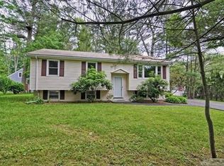 133 Chamberlain St, Holliston, MA 01746
