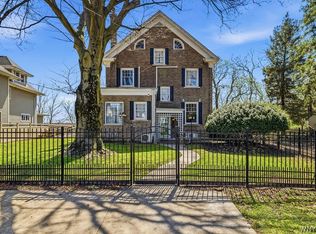 1 Hillcrest St, Niagara Falls, NY 14303