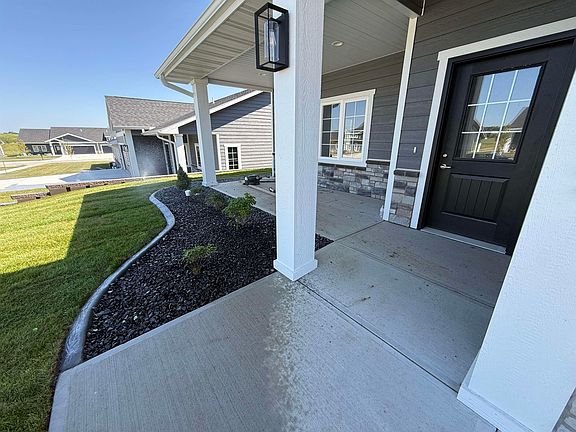 2nd image of 3305 Stonebrook Ln