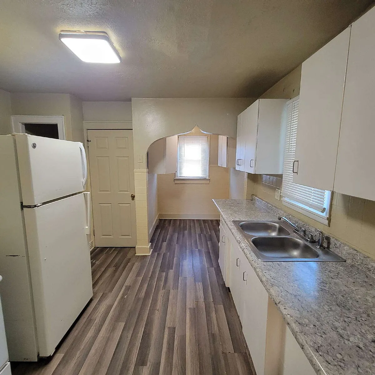 Building Photo - 449 S Butler Ave