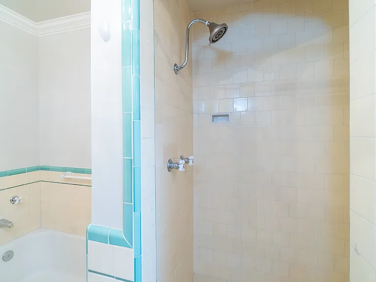 1324 N Alta Vista Blvd #2 — Photo 10