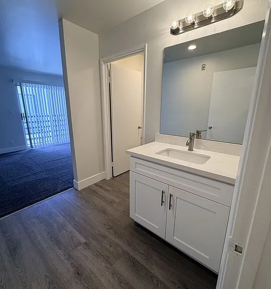 11738 Mayfield Ave #109 — Photo 16