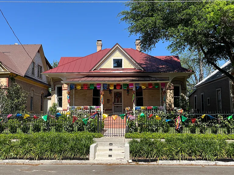 206 Adams St — Photo 17
