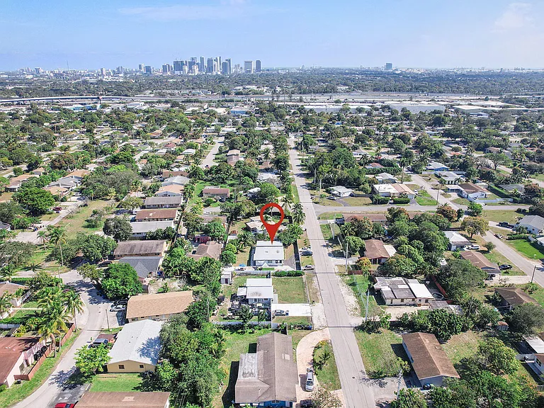 2629 SW 6th Ct — Photo 39