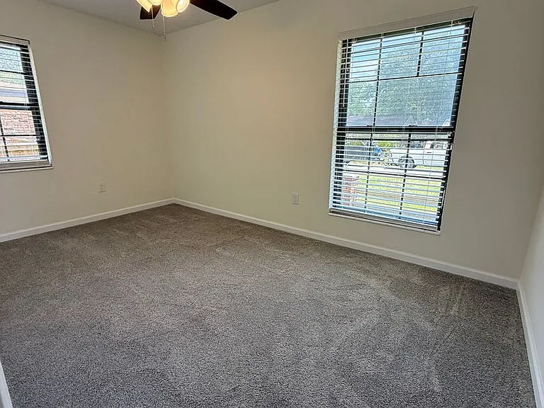 503 Virginia St — Photo 13