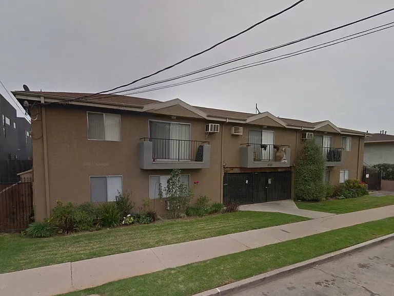 4323 Perlita Ave #8 — Photo 15