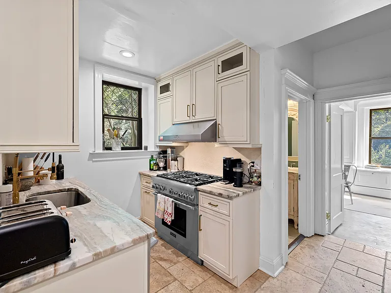 2329 Porter St NW — Photo 21