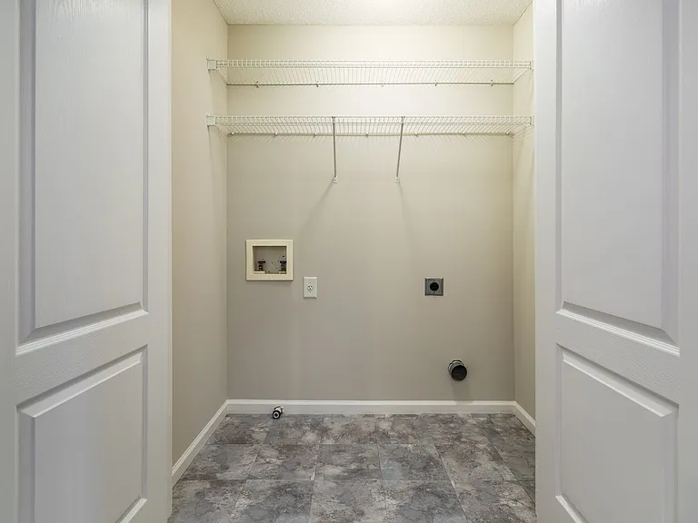427 Red Coat Ln — Photo 14