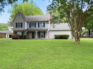 218 E Lawnwood Dr, Collierville, TN 38017