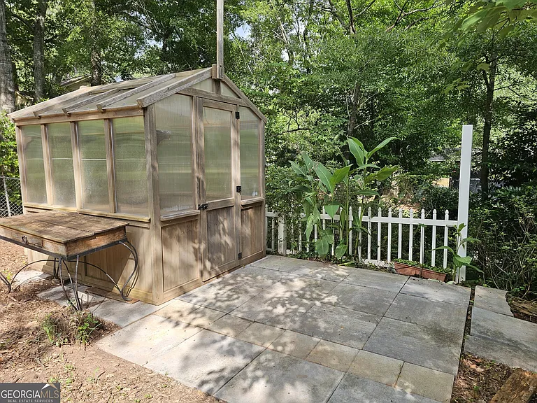 615 Kings Rd — Photo 35