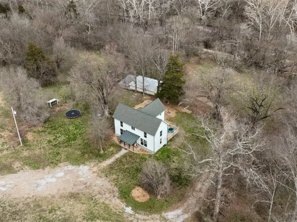 401 S Horse Creek Rd, Sulphur Springs, AR 72768