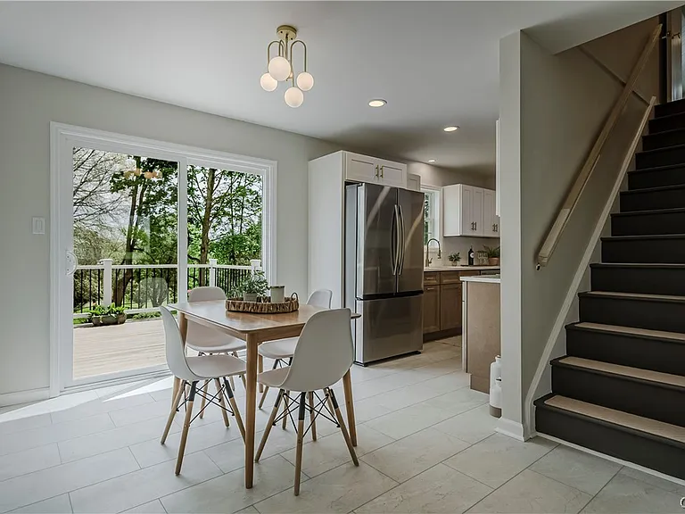 8 Terrace Hill Dr — Photo 17