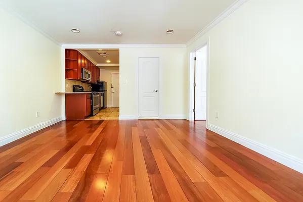 Rented by Warburg | media 2