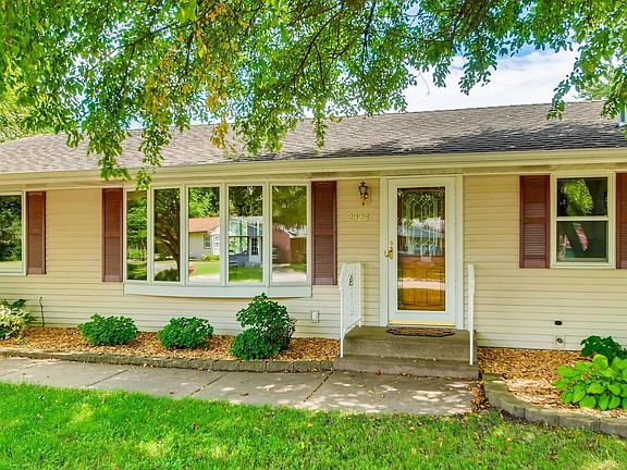 3rd image of 2324 Circle Dr
