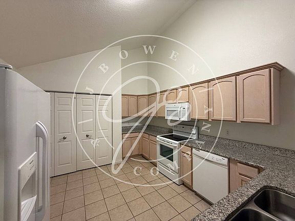 3rd image of 10852 Fox Cove Dr