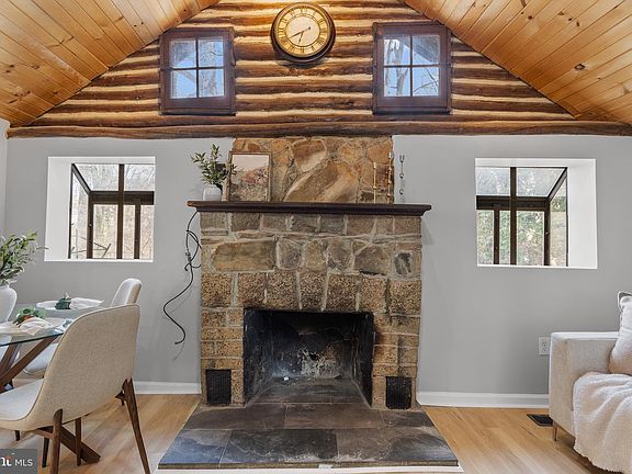 2nd image of 6014 Locust Rd