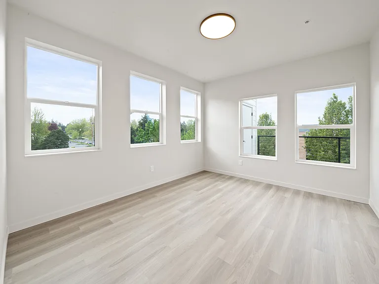 7044 SW Gonzaga St #304 — Photo 40