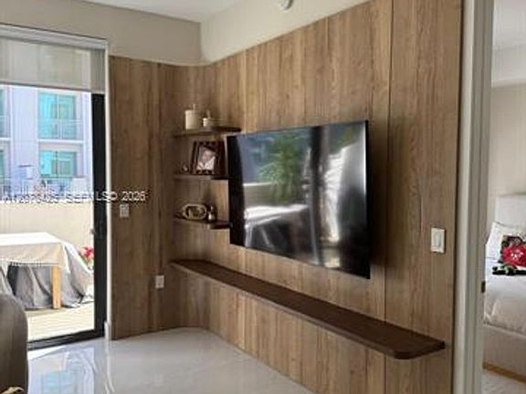 5th image of 301 Altara Ave #Cu-403