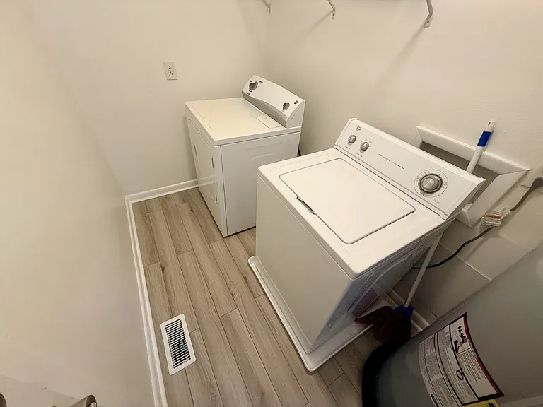 815 McNeil St — Photo 8