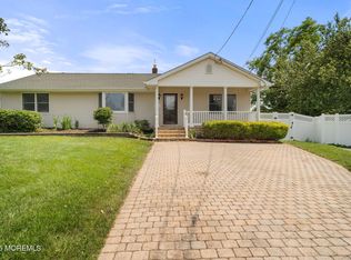 6 Frances Ct, Red Bank, NJ 07701