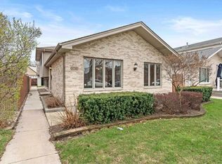 10633 S Whipple St, Chicago, IL