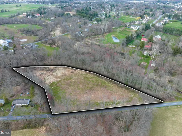 121 Sawmill Rd, Pottstown, PA 19465