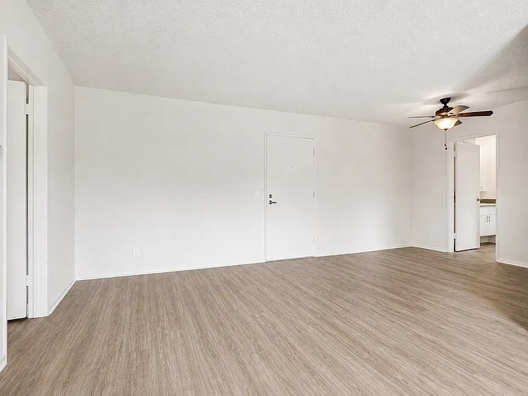 Terraces at Tarzana | 5931 Reseda Blvd — Photo 47