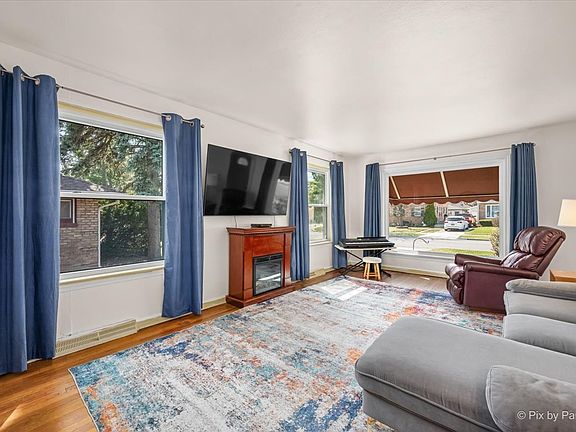 3rd image of 227 N Elmwood Ave