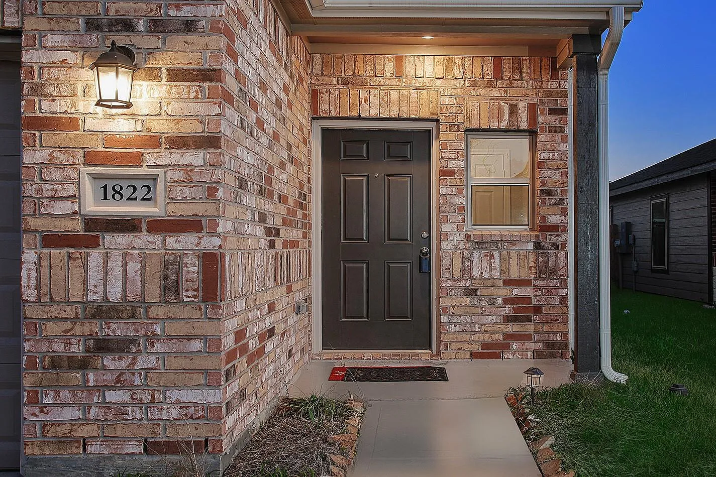 3 bed, 2.5 bath, 1859 sqft, $1,900 — Photo 2