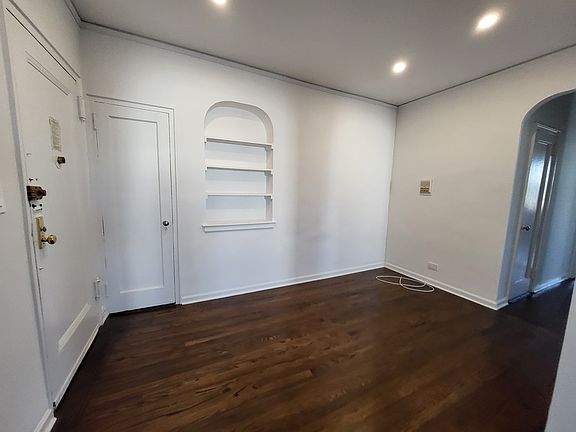 2nd image of 3006 29th St APT 6F