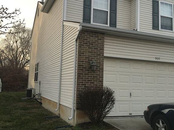 3rd image of 937 Brookwood Dr
