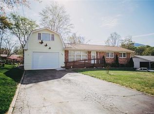 26 Wagon Rd, Asheville, NC 28805