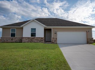 2065 S Durango Dr, Bolivar, MO 65613