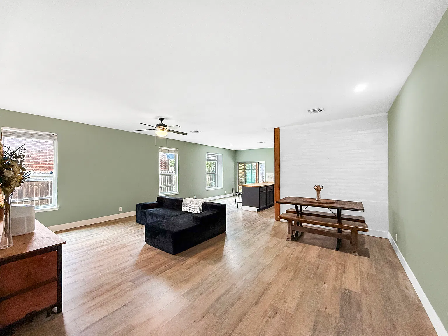 3 bed, 1638 sqft, $1,850 — Photo 3