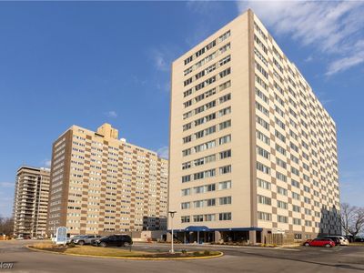 12520 Edgewater Dr APT 705, Lakewood, OH, 44107