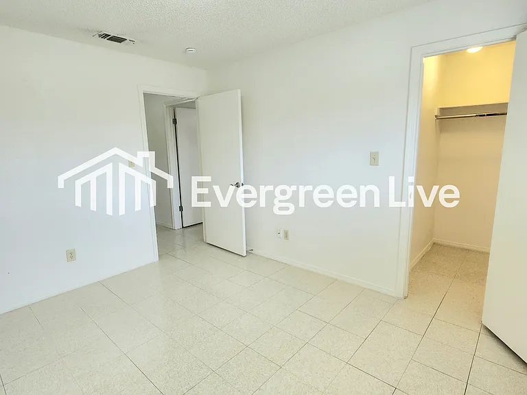 2223 Zia Ct — Photo 17